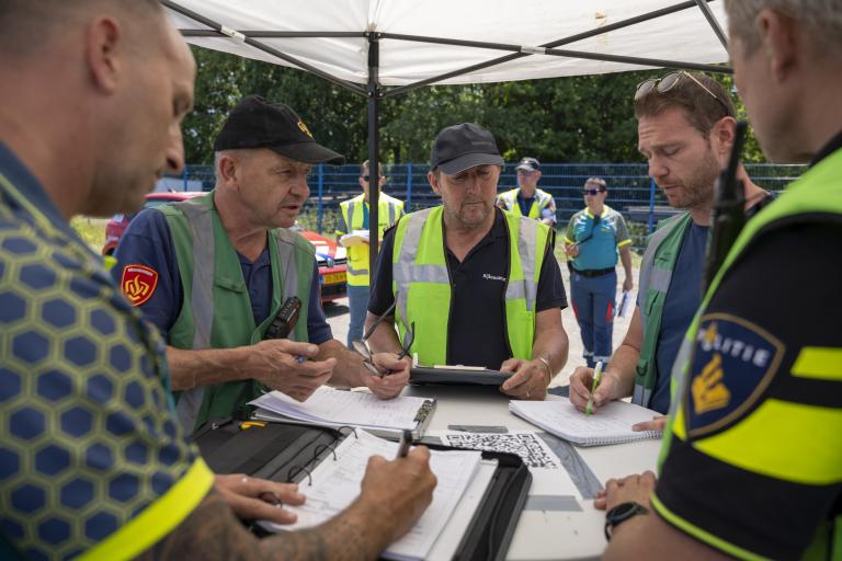 multidisciplinair overleg tussen ambulance, politie, brandweer, gemeente en rijkswaterstaat